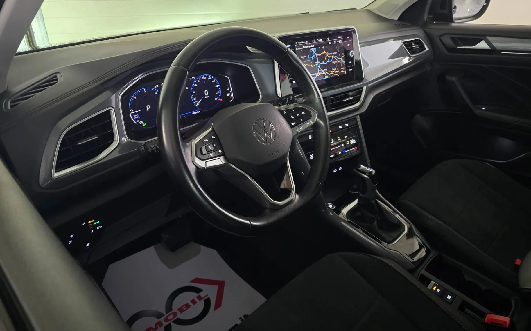 Notranja slika - Volkswagen T-Roc - 2.0 TDI Style DSG - IQ Light.virtual.kamera.asist - 9