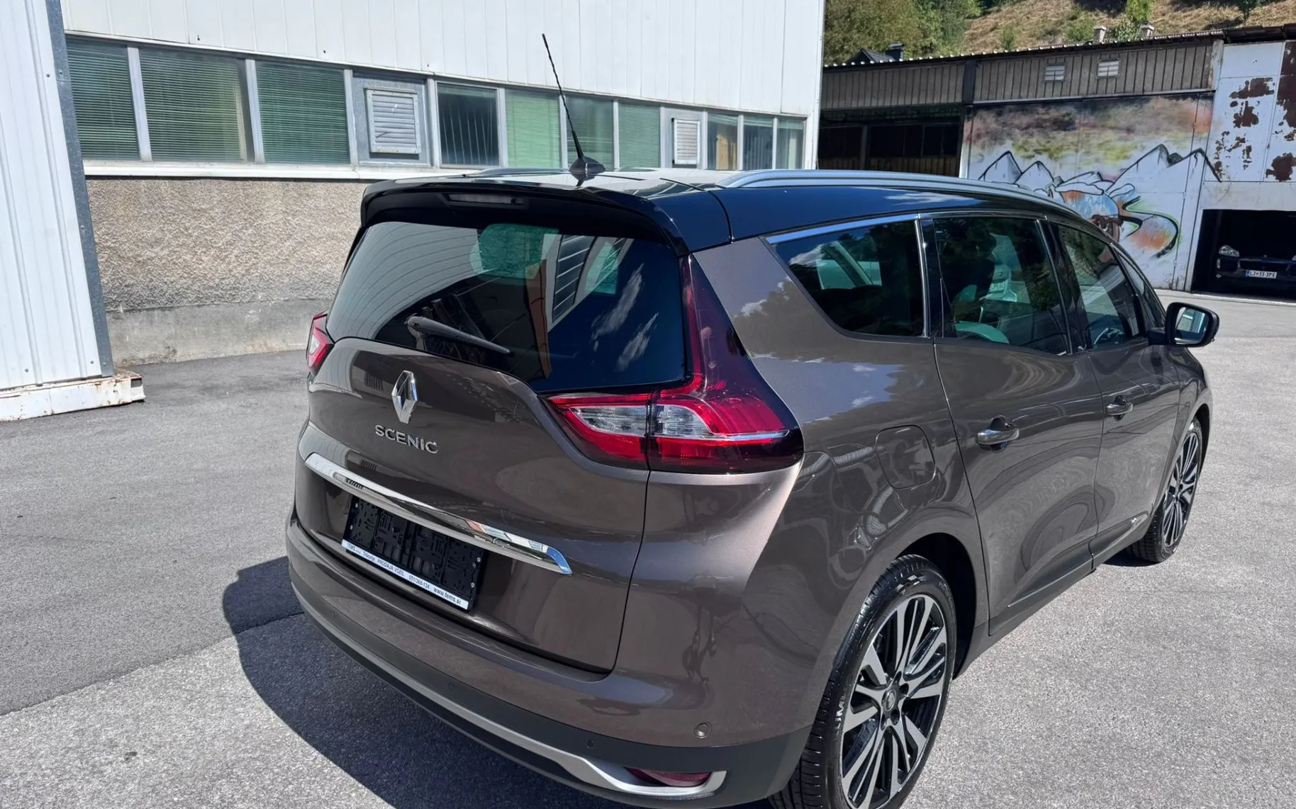 Zunanja slika - Renault Grand Scenic - Scénic 1.6 dCi 160 Energy INITIALE PARIS - EDC - 5