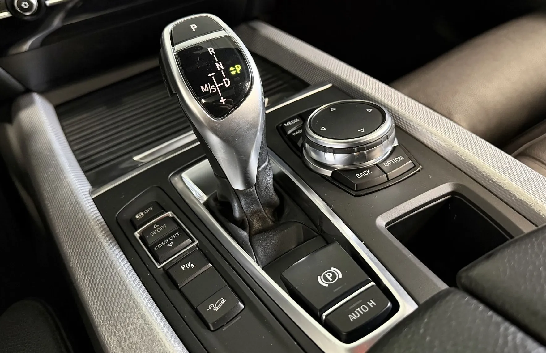 Zunanja slika - BMW X5 - serija : XDRIVE - PANO - HUD - GRET. SED. - KLJUKA - KAME - 13