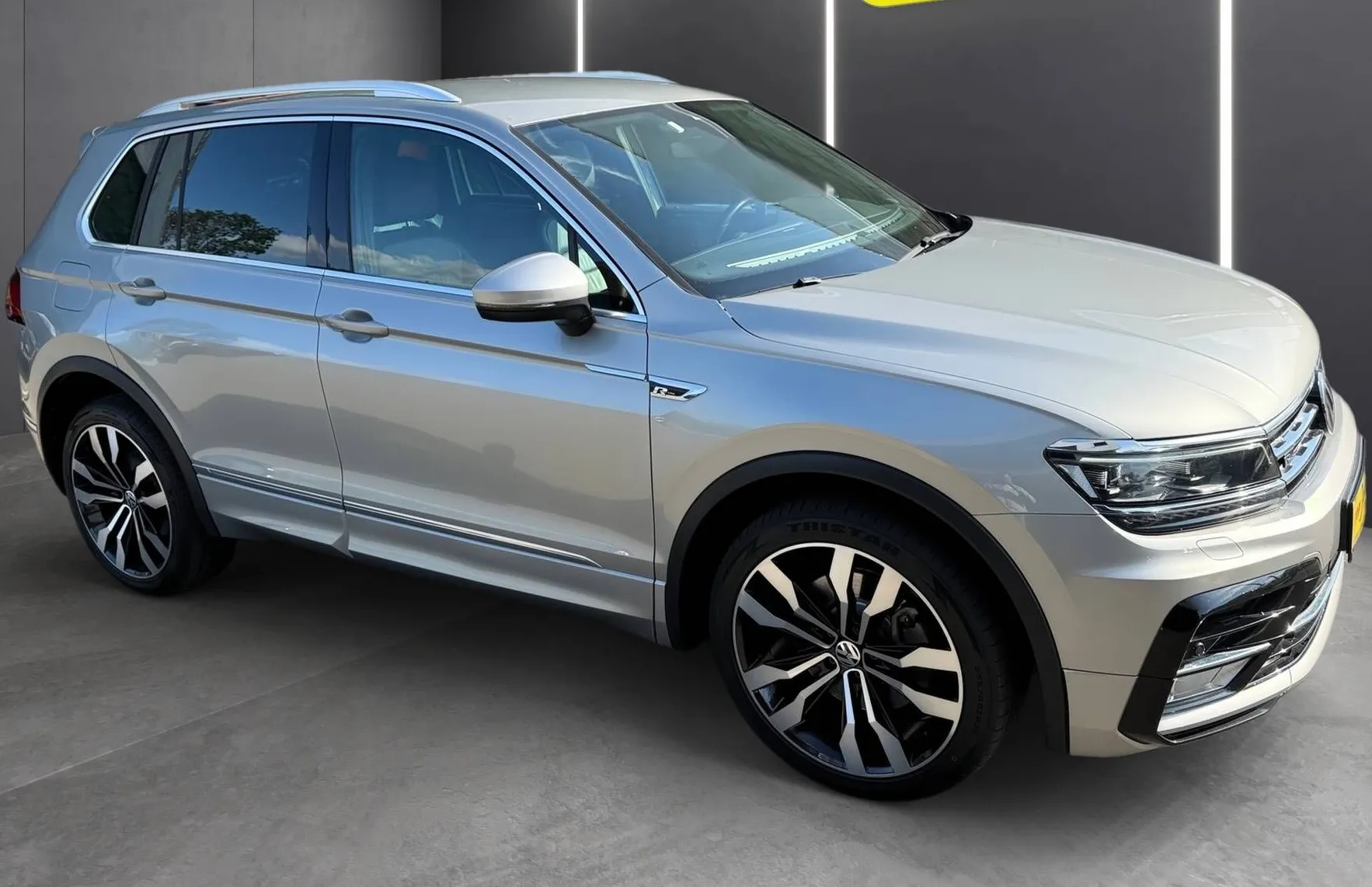 Zunanja slika - VW Tiguan - 2.0 TDI 3x R- LINE 4x4 ACC MEMORY NAPA USNJE TOP.. - 9