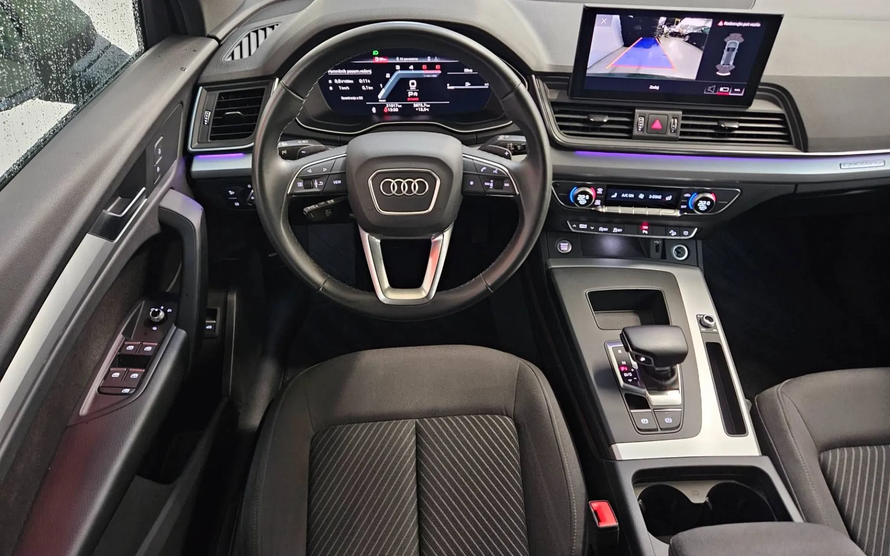 Notranja slika - Audi Q5 - quattro 40 TDI S line S tronic BJL - 8