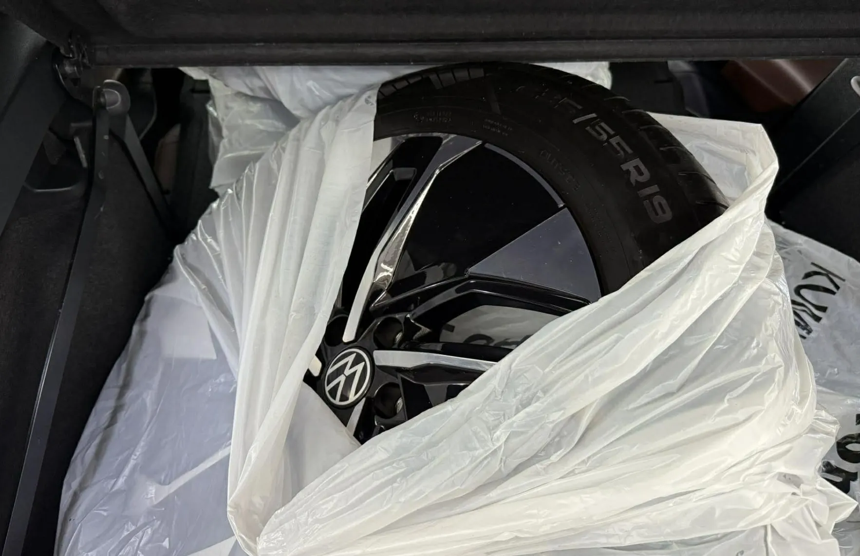 Zunanja slika - VW ID.4 - Pro Performance  77 kWh +4ALU.NAVI.ACC.LED.KAMERA. - 13