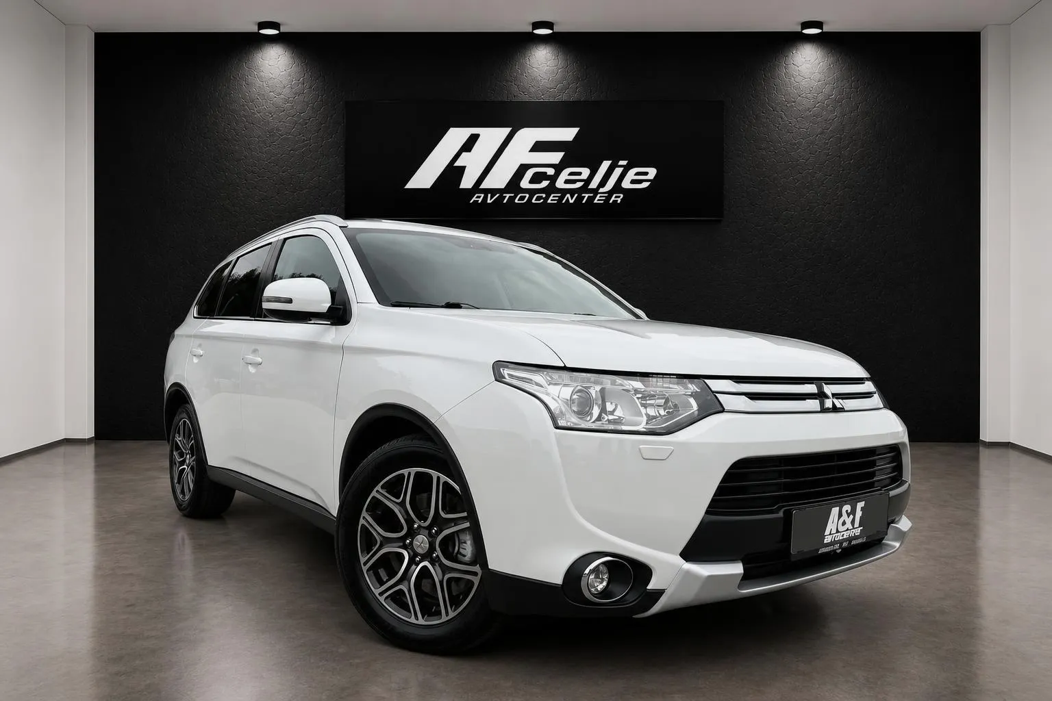 Zunanja slika - Mitsubishi Outlander - 2.2D-4X4-XENON-NAVI-KAMERA-LIZING TUJCE-ŠIBEDAH- - 3