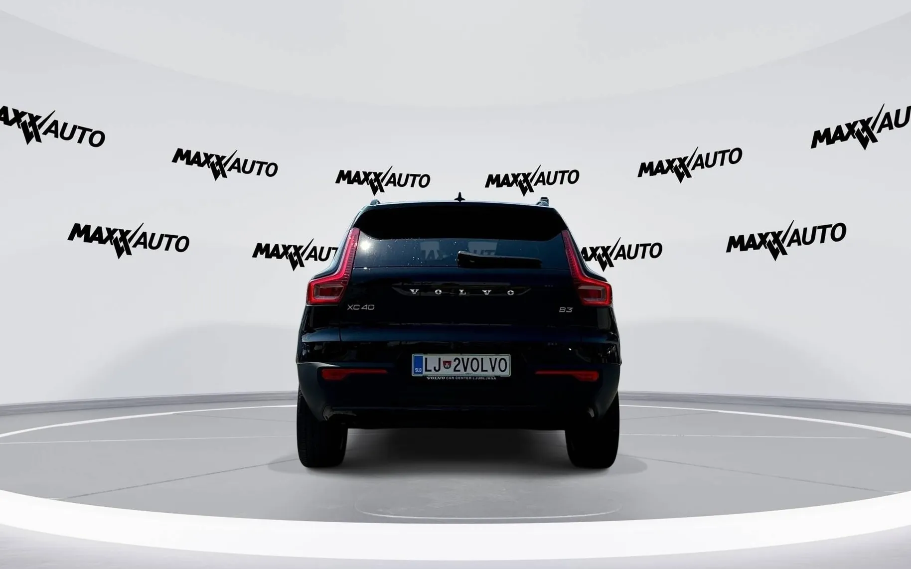 Zunanja slika - Volvo XC40 - B3 P Plus Dark Avt. - 6