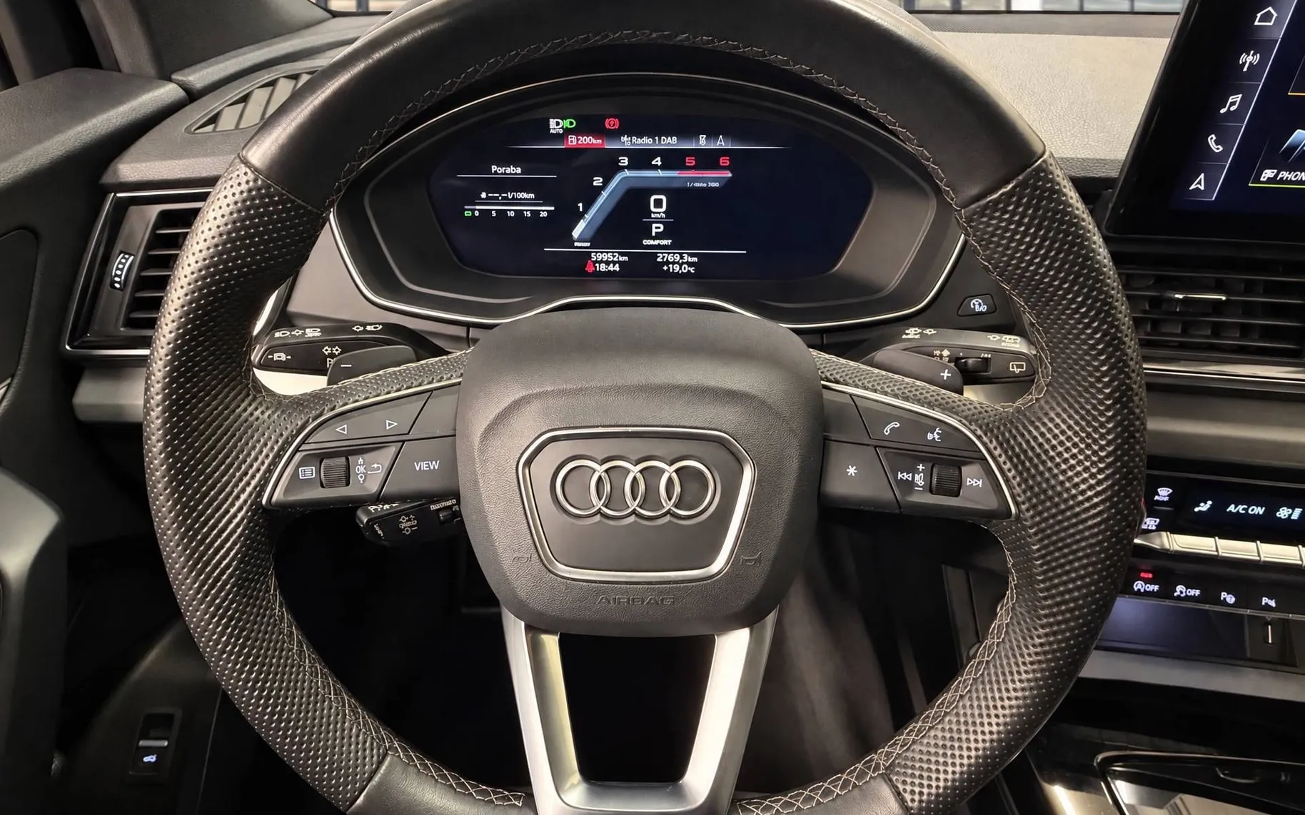 Notranja slika - Audi Q5 - quattro 50 TDI S line-LED-Mrtvi kot-360 kam - 10