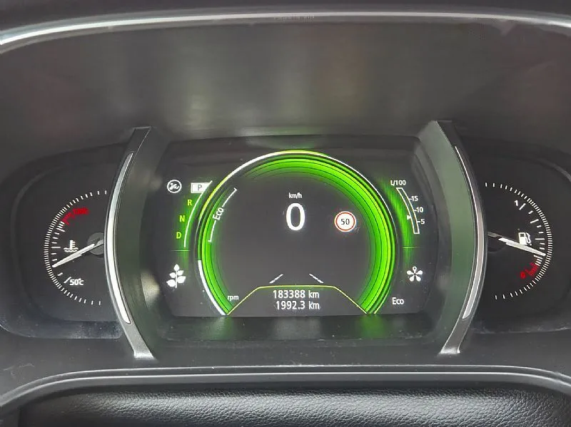 Zunanja slika - Renault Megane Limousine - Grandtour dCi 110 EDC INTENS - 11