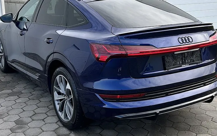 Zunanja slika - Audi e-tron - Sportback 55 quattro S line-LED-NAVI-PDC-ALU20 - 4