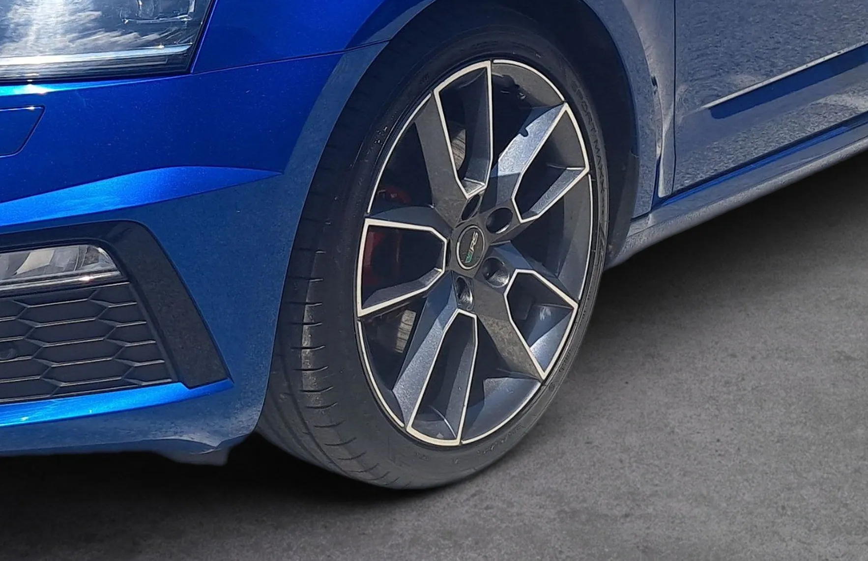 Zunanja slika - Škoda Octavia - Combi 4x4 2.0 TDI RS DSG - 6