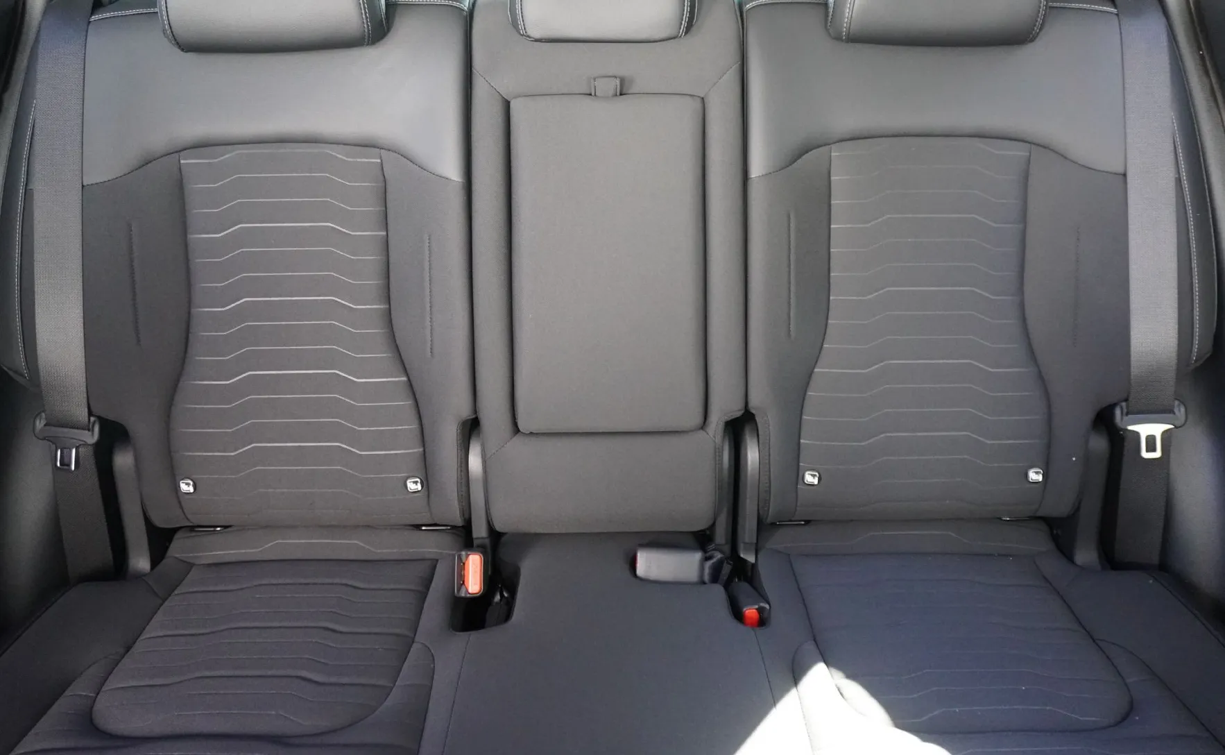 Zunanja slika - KIA Sportage - 2WD 1.6 T-GDI MHEV ISG DCT Style+ - 12