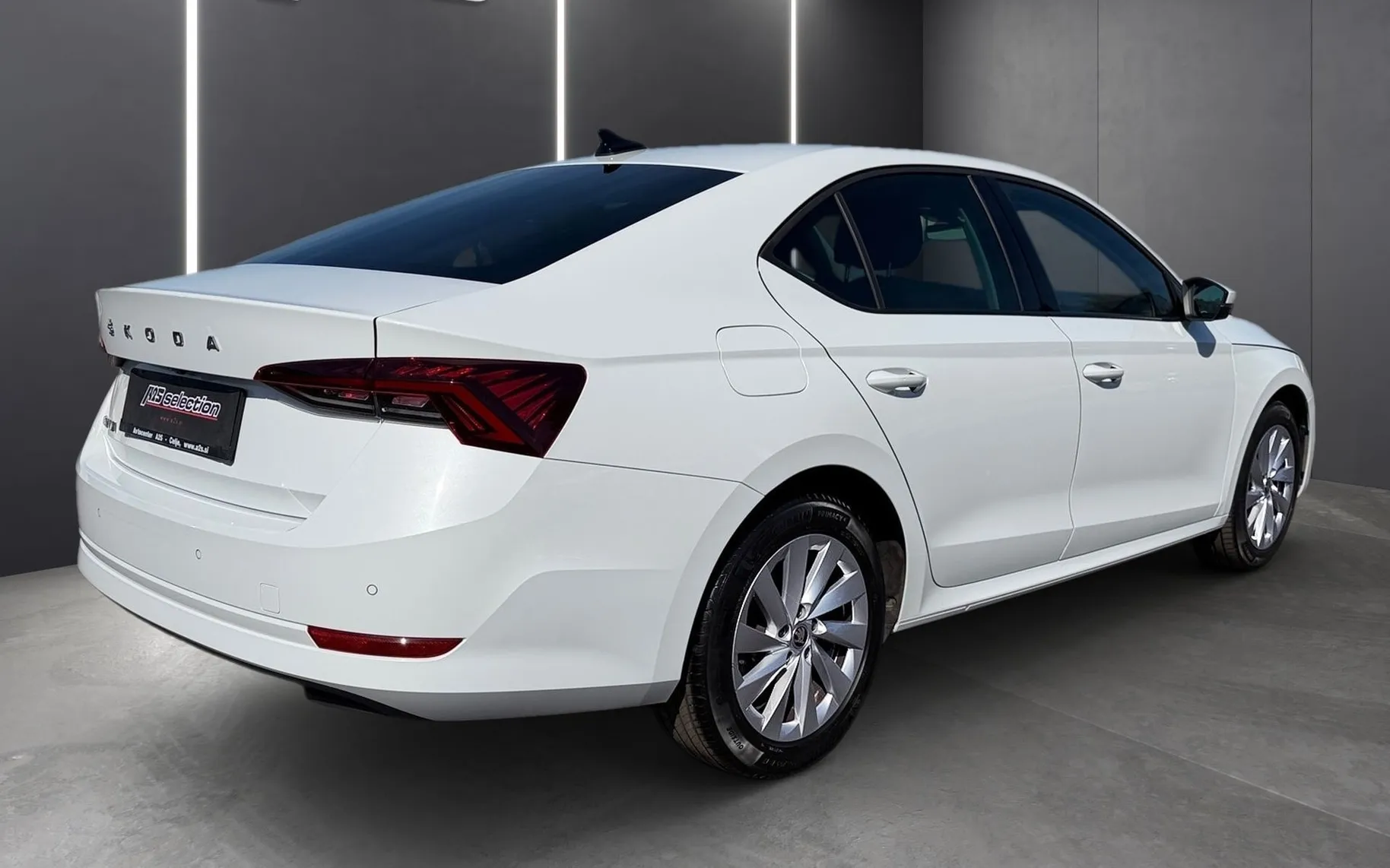 Zunanja slika - Škoda Octavia - 2.0 TDI Ambition DSG-LED-PDC-Vzvr. kamera-AppConn. - 3