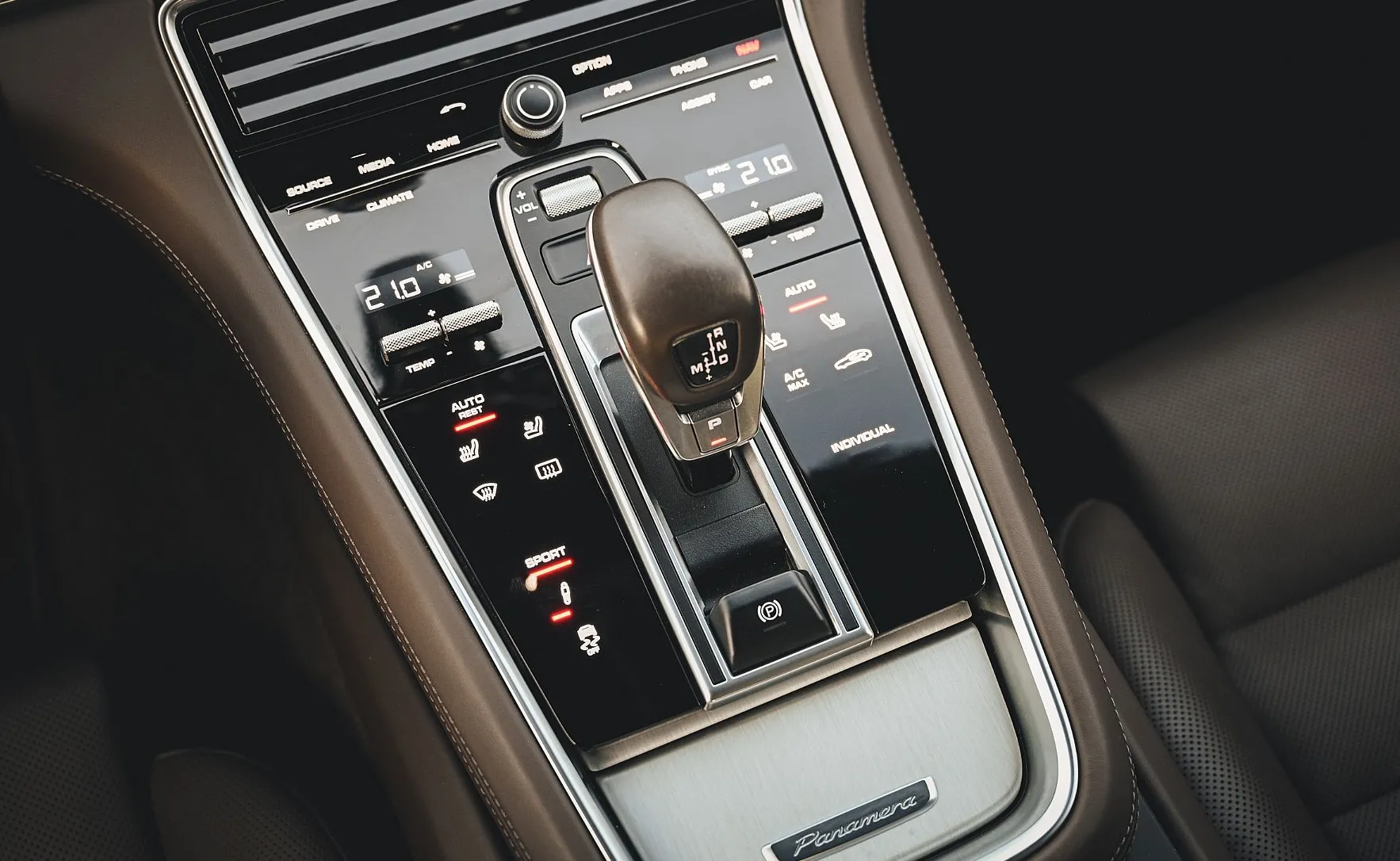 Zunanja slika - Porsche Panamera - Turbo PDK - 12
