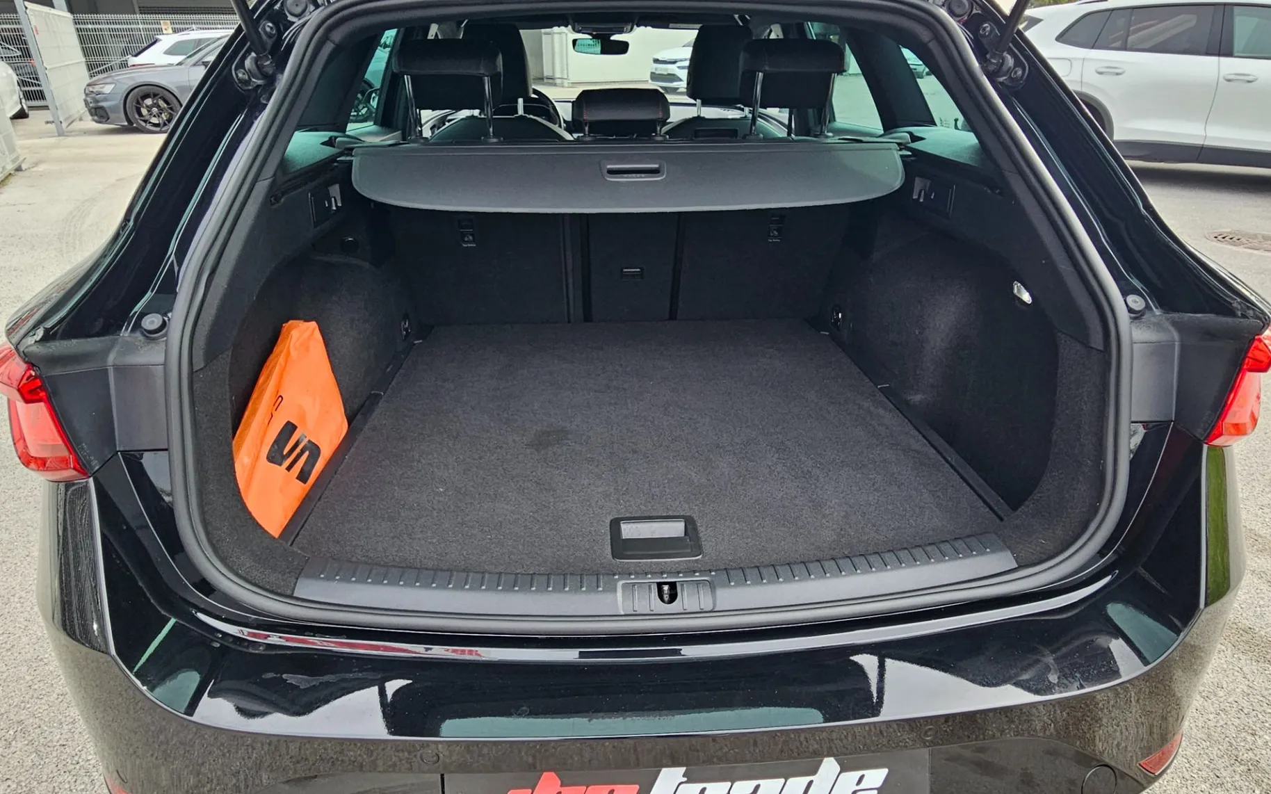 Zunanja slika - Seat Leon - ST 2.0 TDI FR DSG, KAMERA,ASISTENCE - 12