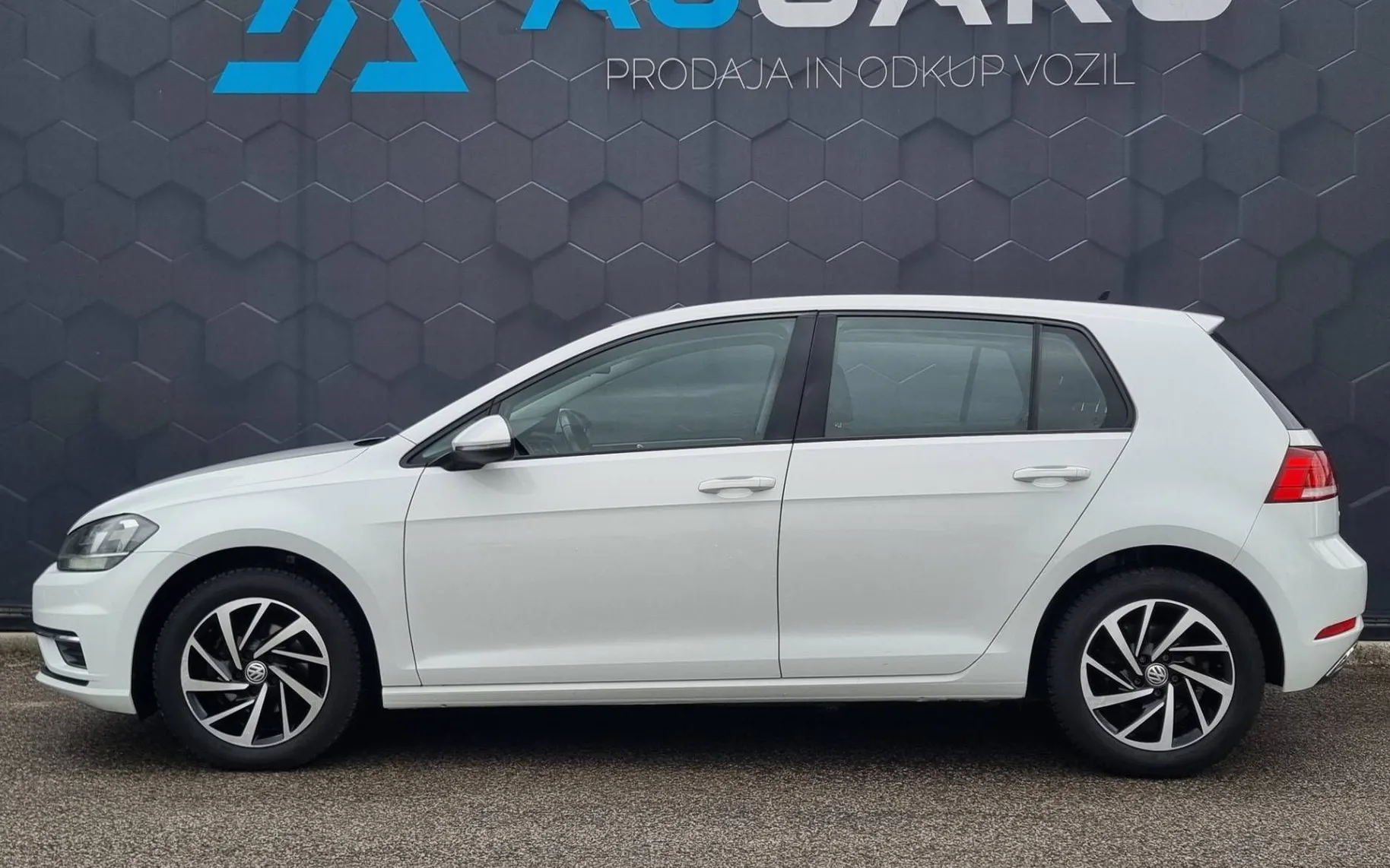 Zunanja slika - VW Golf - 1.0 TSI Comfortline DSG-NAVI-Kamera-Tempomatt - 4