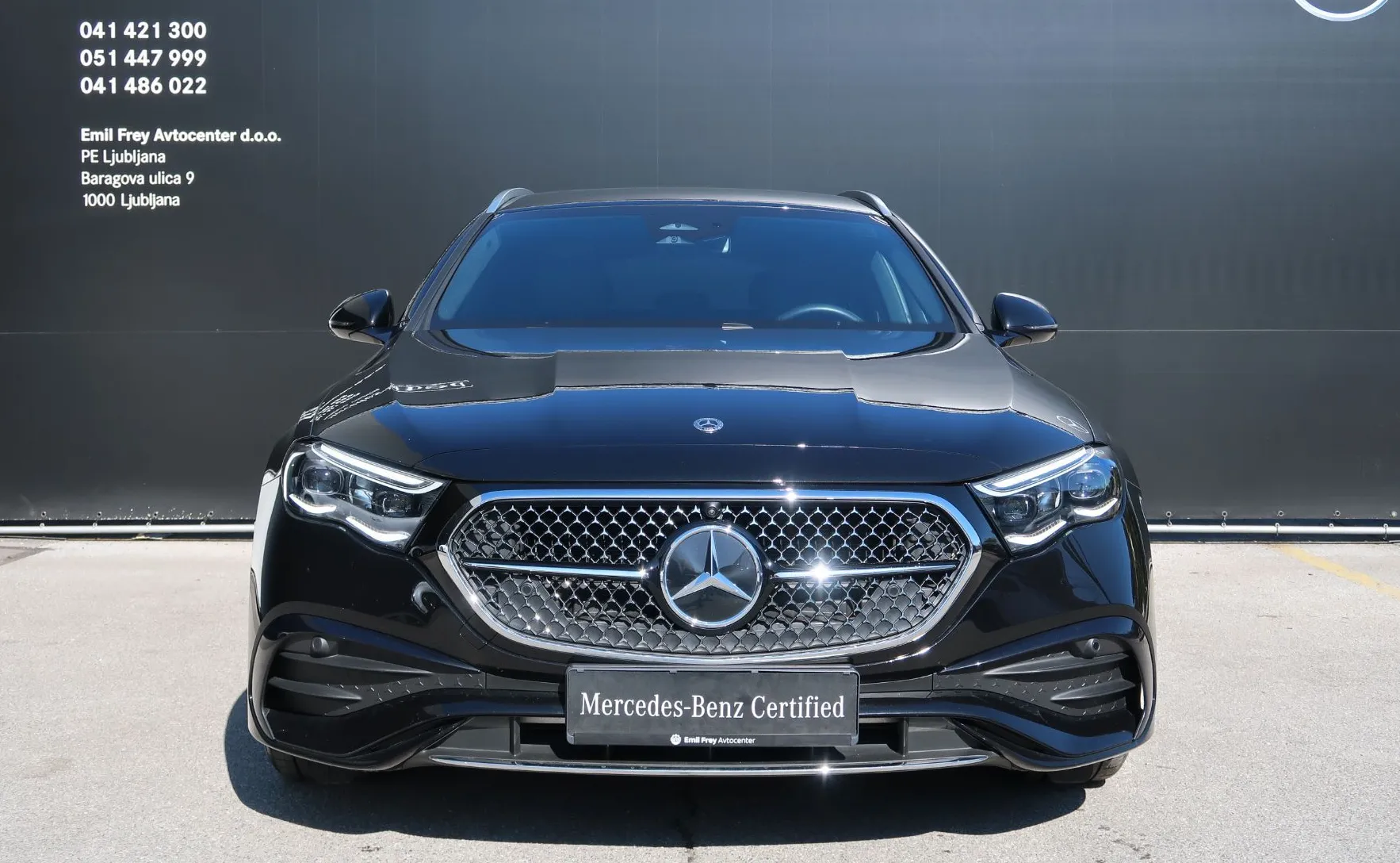 Zunanja slika - Mercedes-Benz E-Razred - E 300 e T AMG LINE - 2
