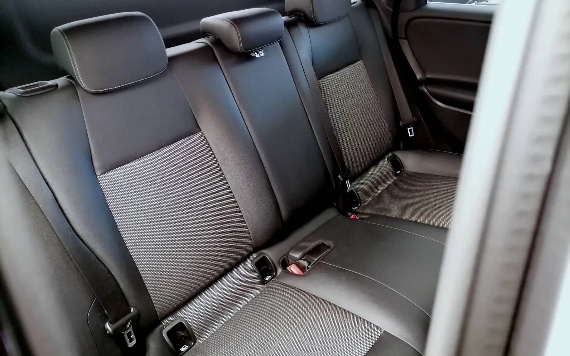 Notranja slika - Mercedes-Benz B-Razred - B 180 KAMERA360 ALU PDC NAVI PDC 1.LASTNIK-TOP  .. - 8