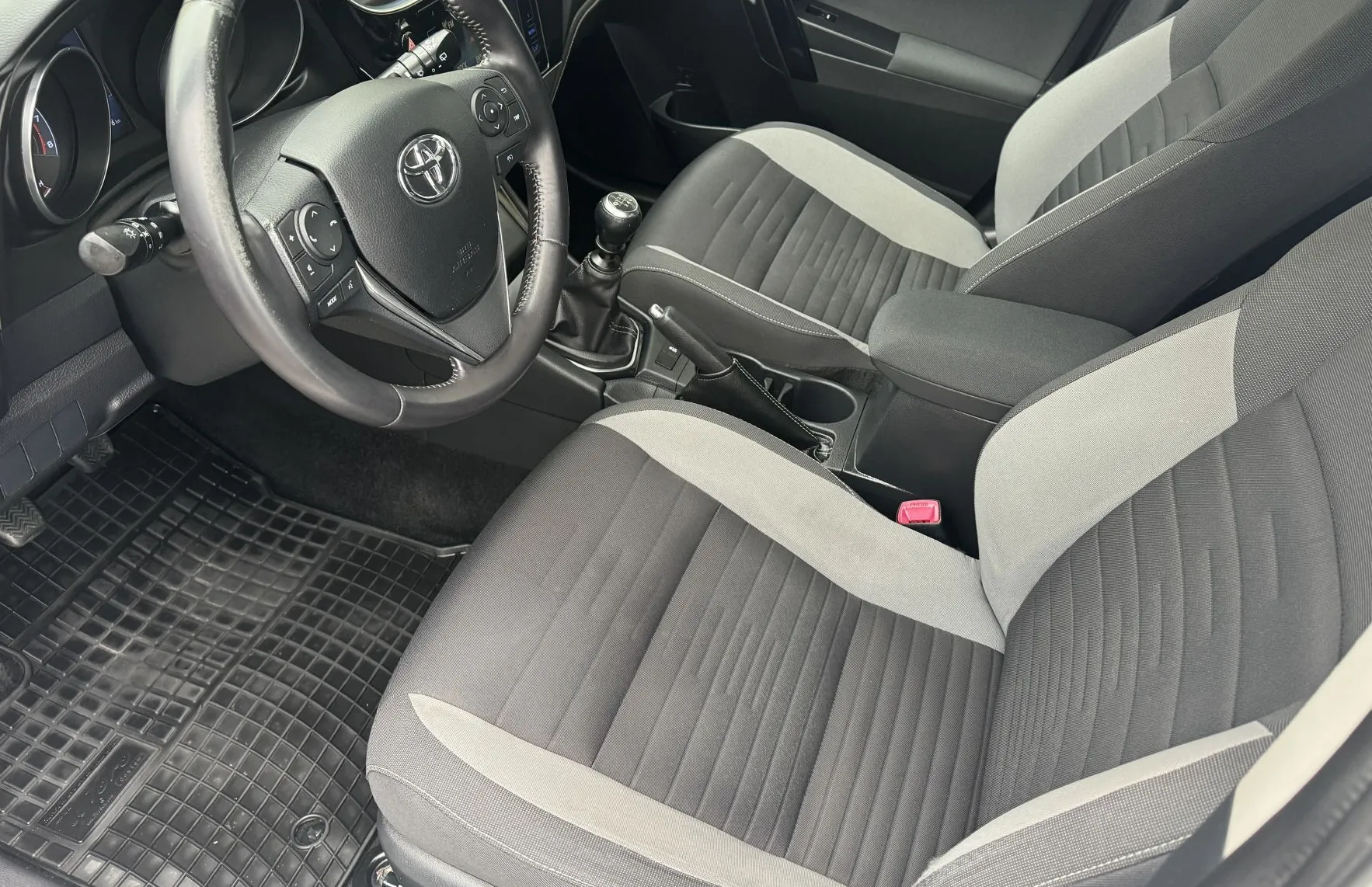 Zunanja slika - Toyota Auris - SLO-SPORT-KAMERA-TEMPOMAT-2xKLIMA-12 MESEČNO JAM. - 8