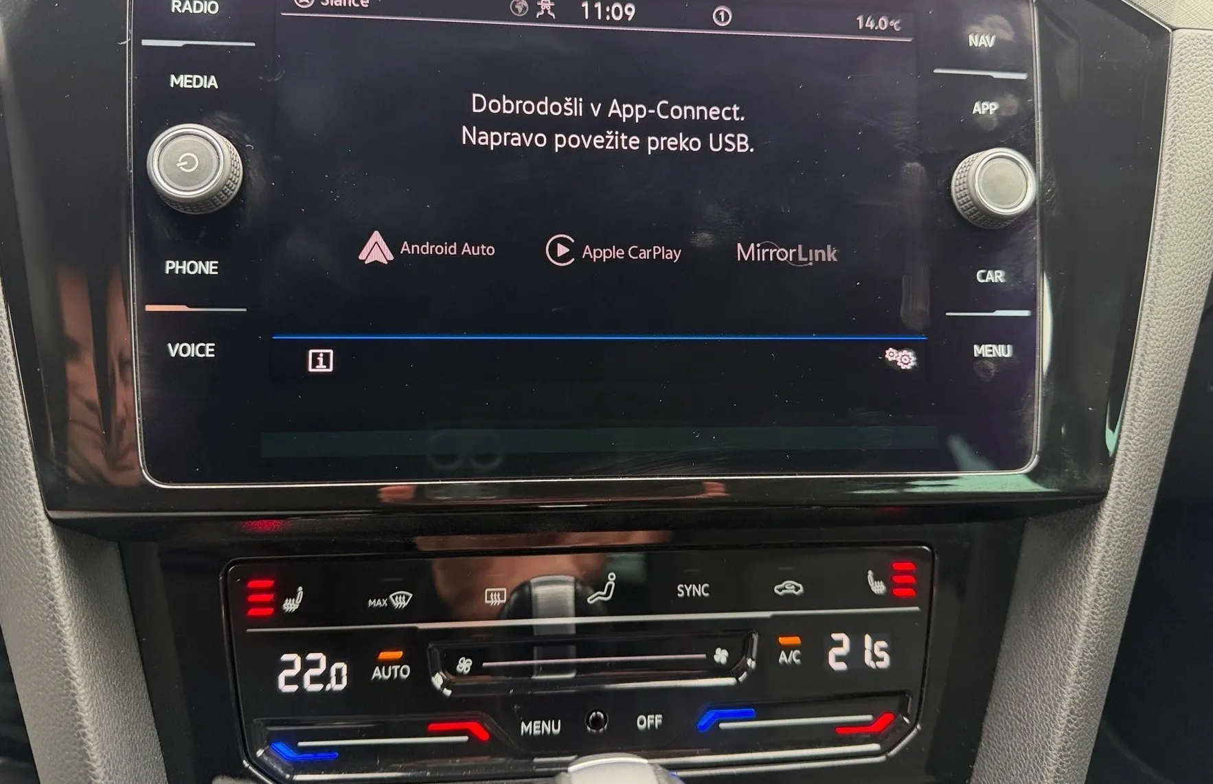 Zunanja slika - VW Passat - Variant 2.0 TDI BMT SCR Business DSG-Vlečna kljuka-Kamera - 20