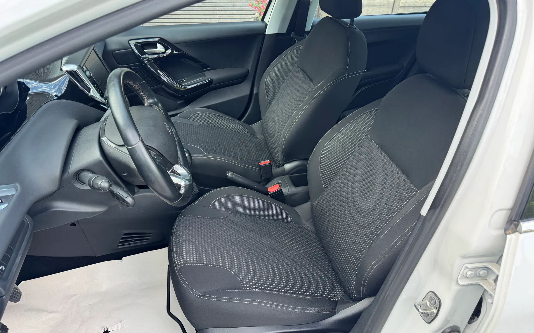 Notranja slika - Peugeot 208 - Peugeot - 5