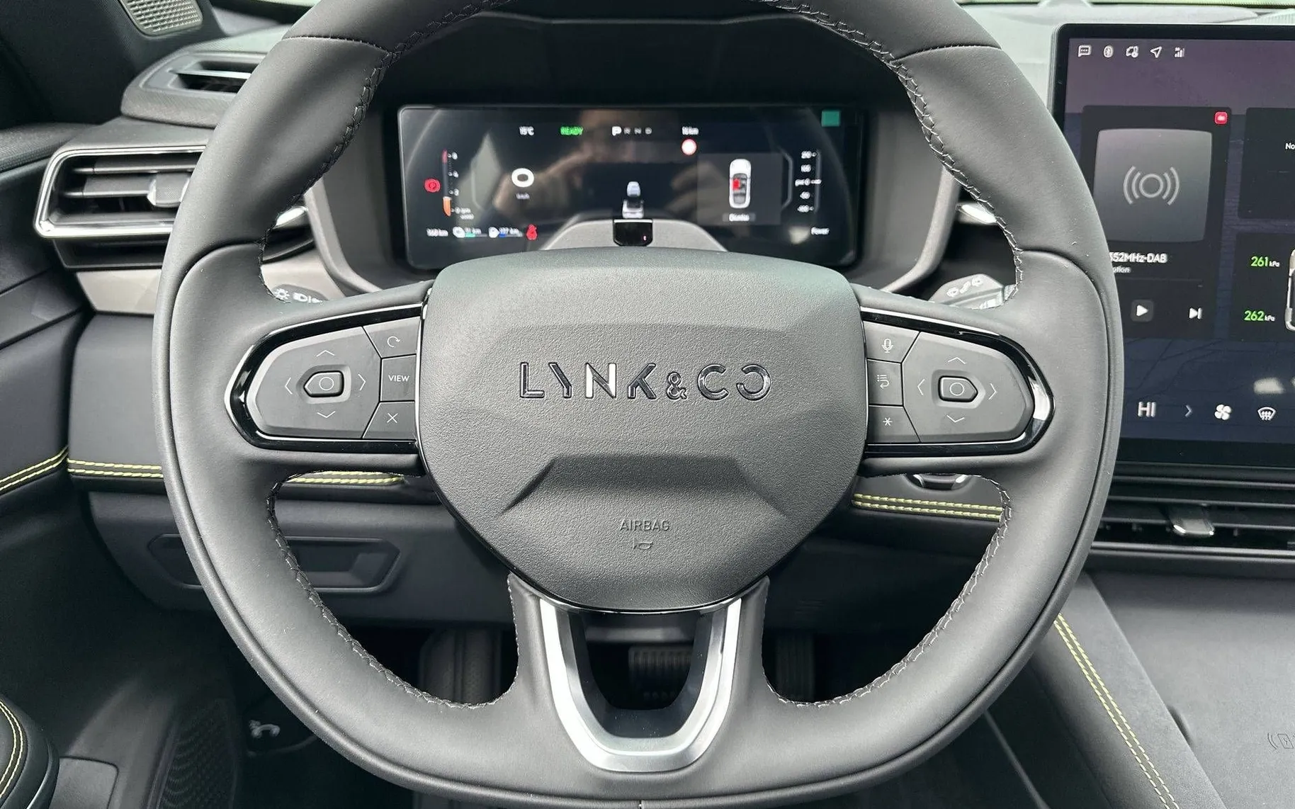 Notranja slika - Lynk & Co 01 - More 2025 Priključni hibrid... - 14