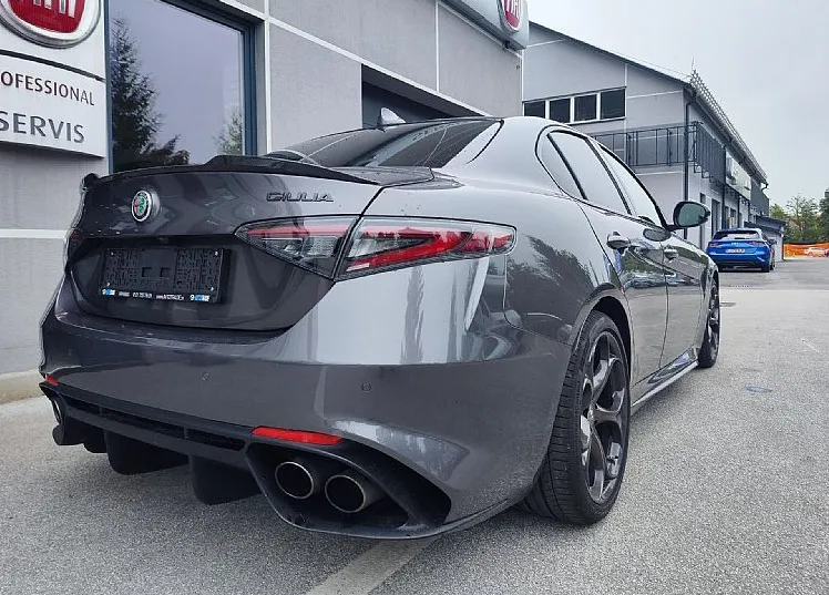 Zunanja slika - Alfa Romeo Giulia - 2.9 V6 Bi-Turbo 510 Quadrifoglio AT8 - 3