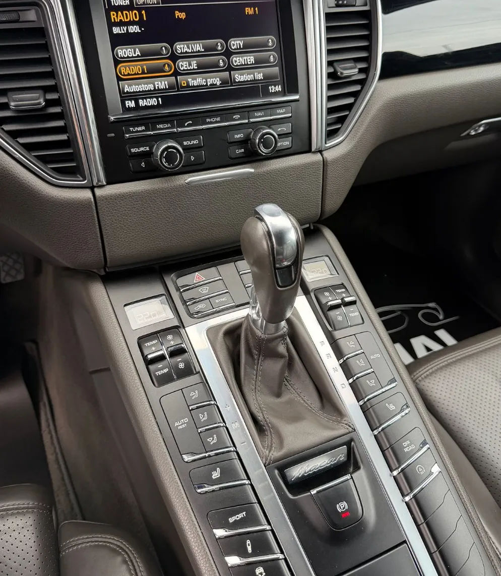 Zunanja slika - Porsche Macan - 3.0 D LED-20COL-4X4-NAVI-MEMORY-USNJE- MOZ.MENJAVA - 12