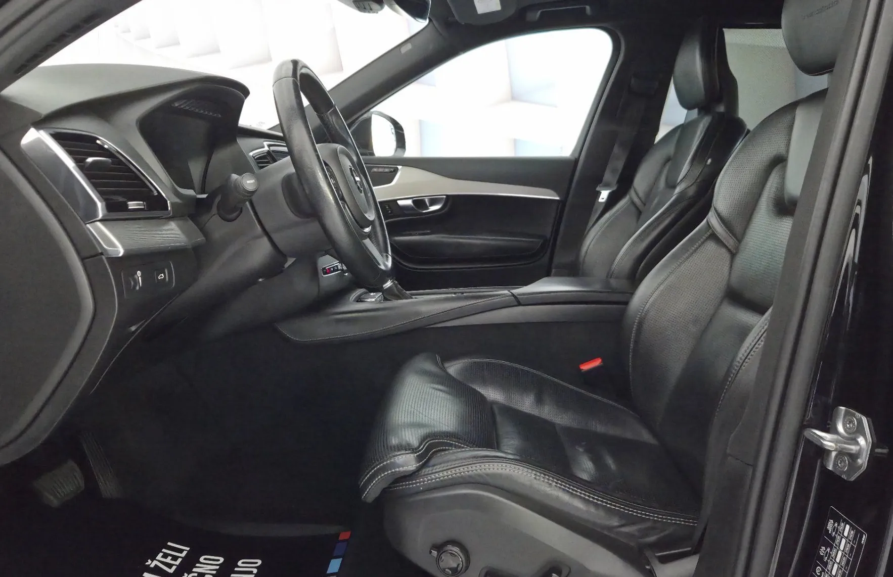 Zunanja slika - Volvo XC90 - D5 AWD Inscription -AVTOPILOT-KEYLESS-KAM360-KLJUK - 11
