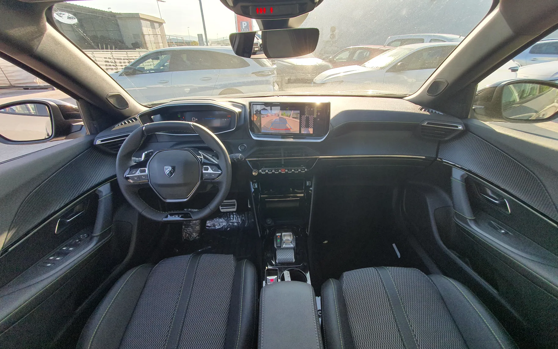 Zunanja slika - Peugeot 2008 - GT HIBRID 145 e-DCT6 - 13