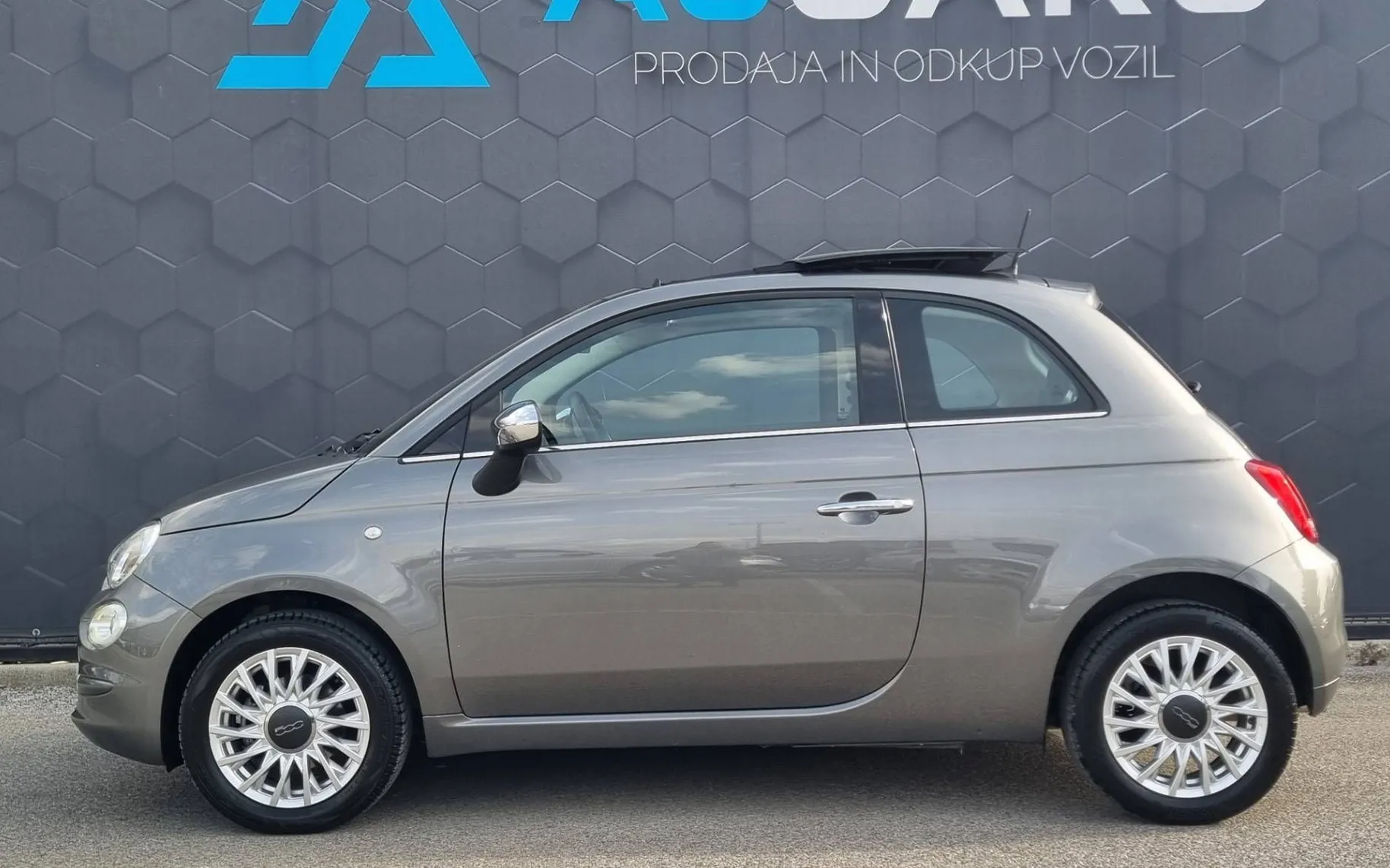 Zunanja slika - Fiat 500 - 1.2 Lounge-Panorama-2xLED-PDC-Tempmat-Touchscreen - 4