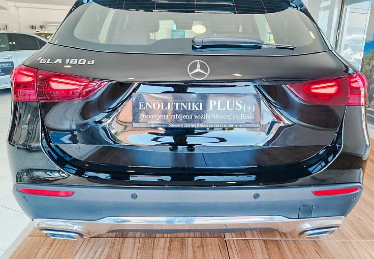 Zunanja slika - Mercedes-Benz GLA-Razred - 180 7DCT-NAVI-KAM-DAB-AVT.PRT-LED-DAB-VIDEO - 5