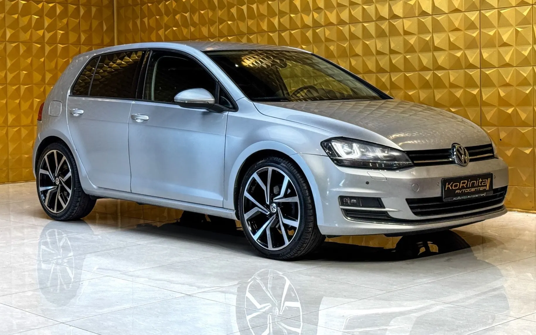 Zunanja slika - Volkswagen Golf - 2.0 TDI  AUT. GRETJE-NAVI-BI XENON-F1-ALCANTARA - 1