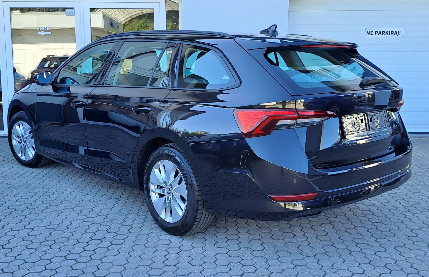 Zunanja slika - Škoda Octavia - Combi 2.0 TDI Ambition - 4