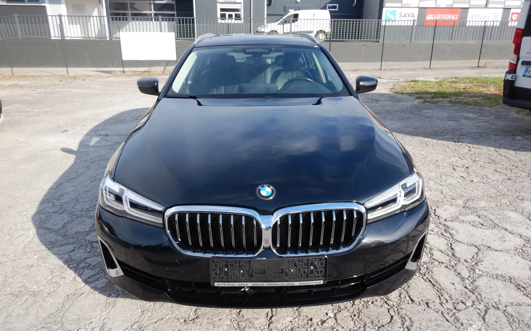 Zunanja slika - BMW Serija 5 - 520d xDrive Touring Avt. - 3