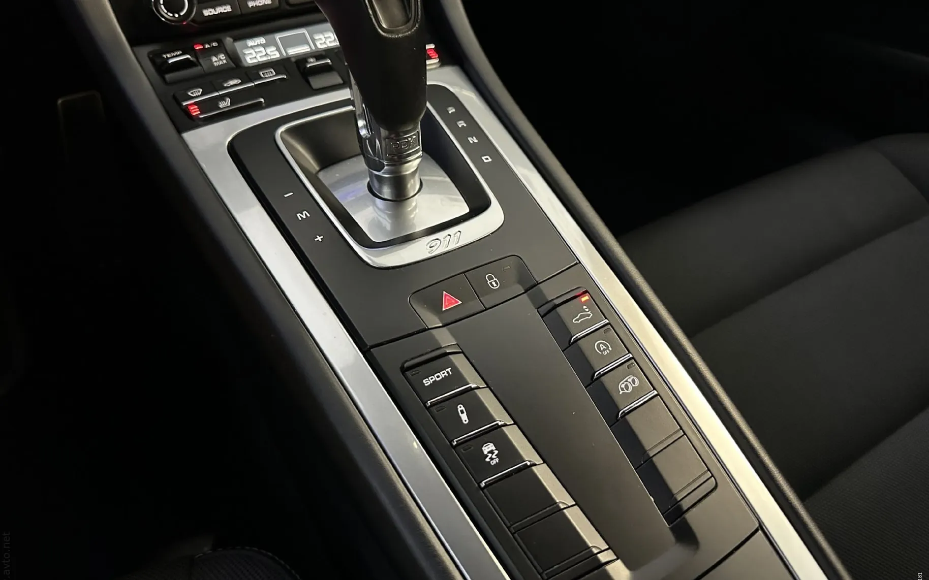 Notranja slika - Porsche 911 - 3.0 CARRERA COUPE - 11