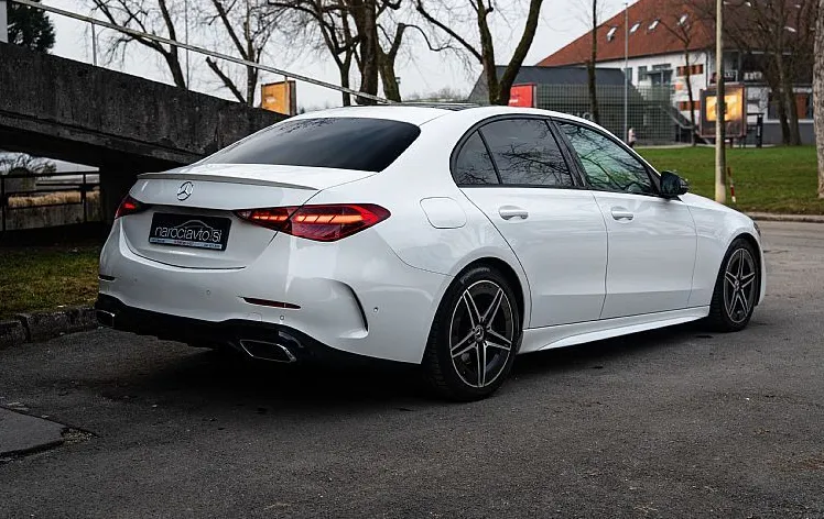 Zunanja slika - Mercedes-Benz C-Razred - C 300d - AMG line - Pano - LED - 360 kamera - 6
