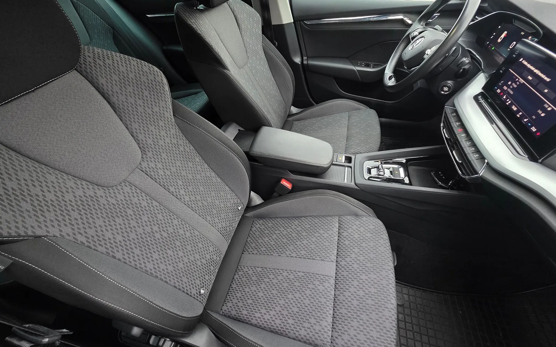 Zunanja slika - Škoda Octavia - 2.0 TDI DSG LED-ALU-VIRTUAL-SLOVENSKA-1.LASTNIK - 13