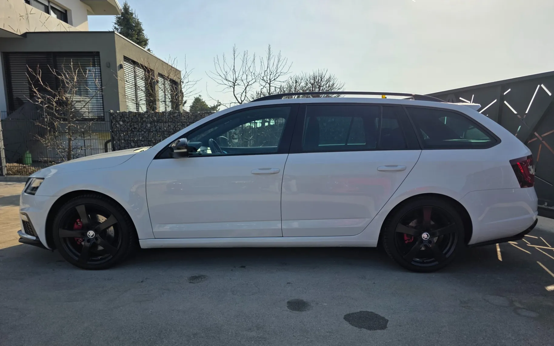 Zunanja slika - Škoda Octavia - Combi 2,0 TDI RS DSG - 2