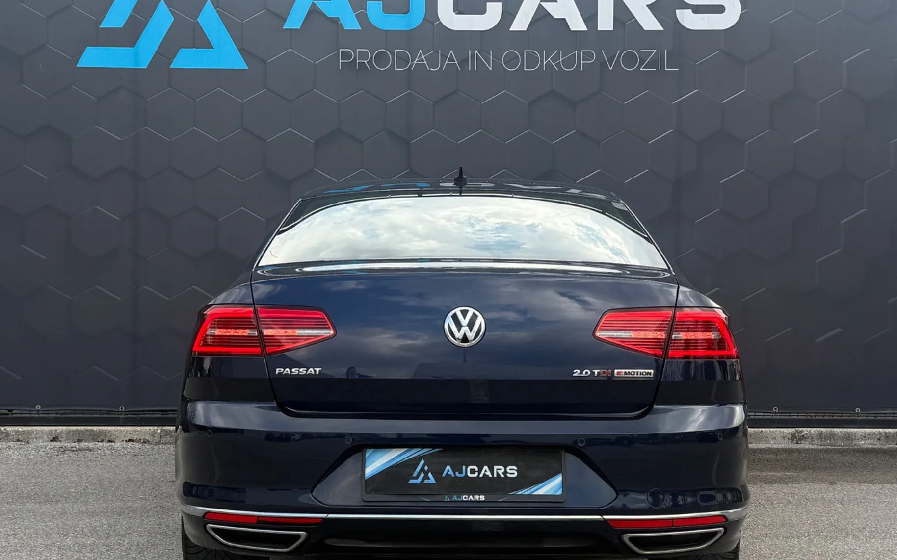 Zunanja slika - VW Passat - 2.0 TDI 4MOT avt. R-line-Virtual-Matrix-Kamera-F1 - 6