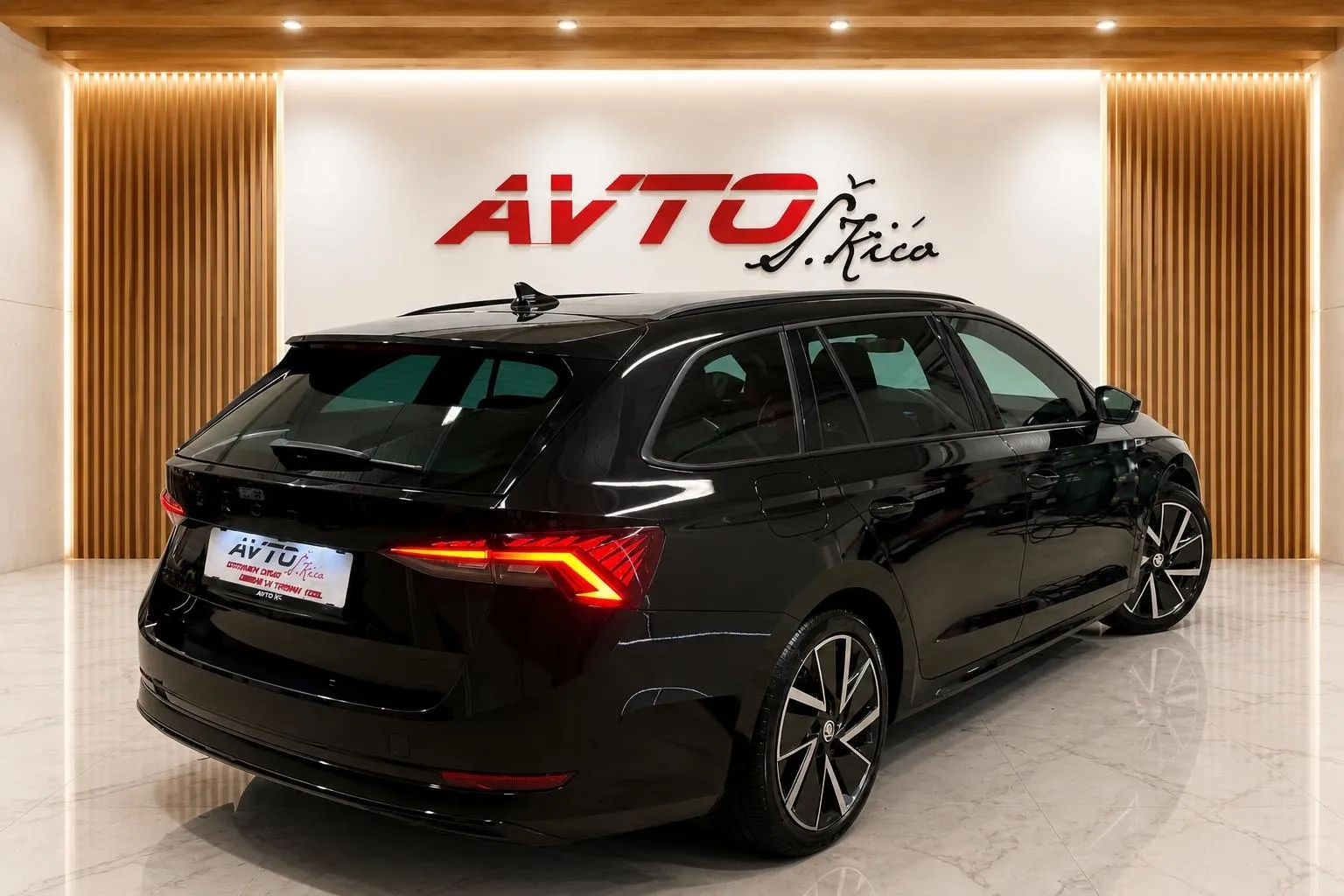 Zunanja slika - Škoda Octavia - 2.0 TDI-SPORTLINE-HEAD UP-ACC-KAMERA-VIRTUAL-NAVI - 4