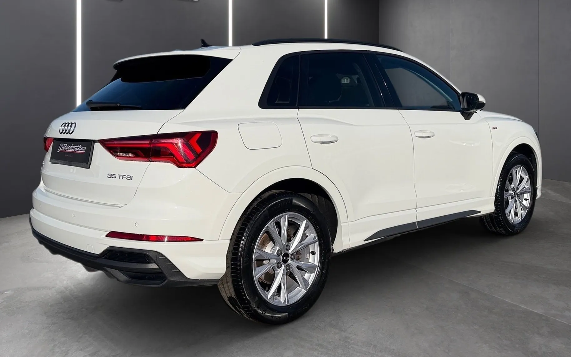 Zunanja slika - Audi Q3 - 35 TFSI S line S tronic-SLO-Full LED-Gretje sedeže - 3