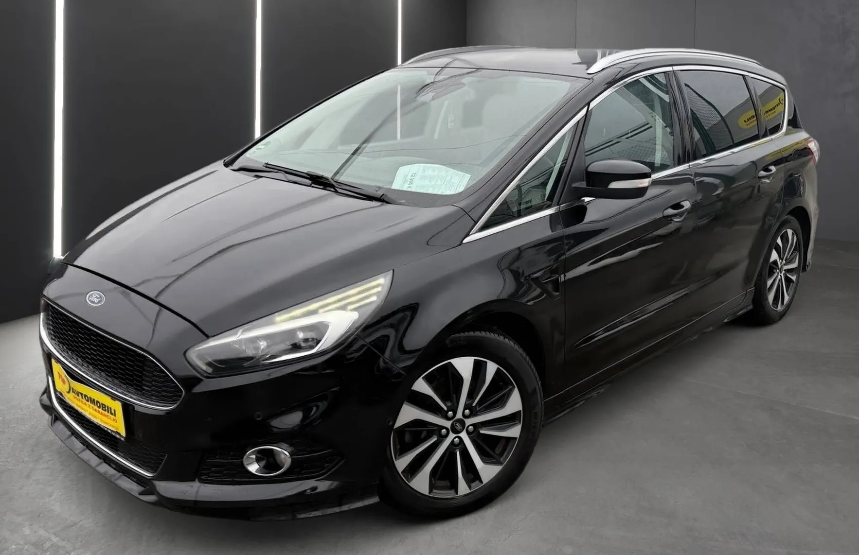 Zunanja slika - Ford S-MAX - 2.0 TITANIUM-S LED NAVI ACC 7 SED. MEMORY VIRTUA - 2