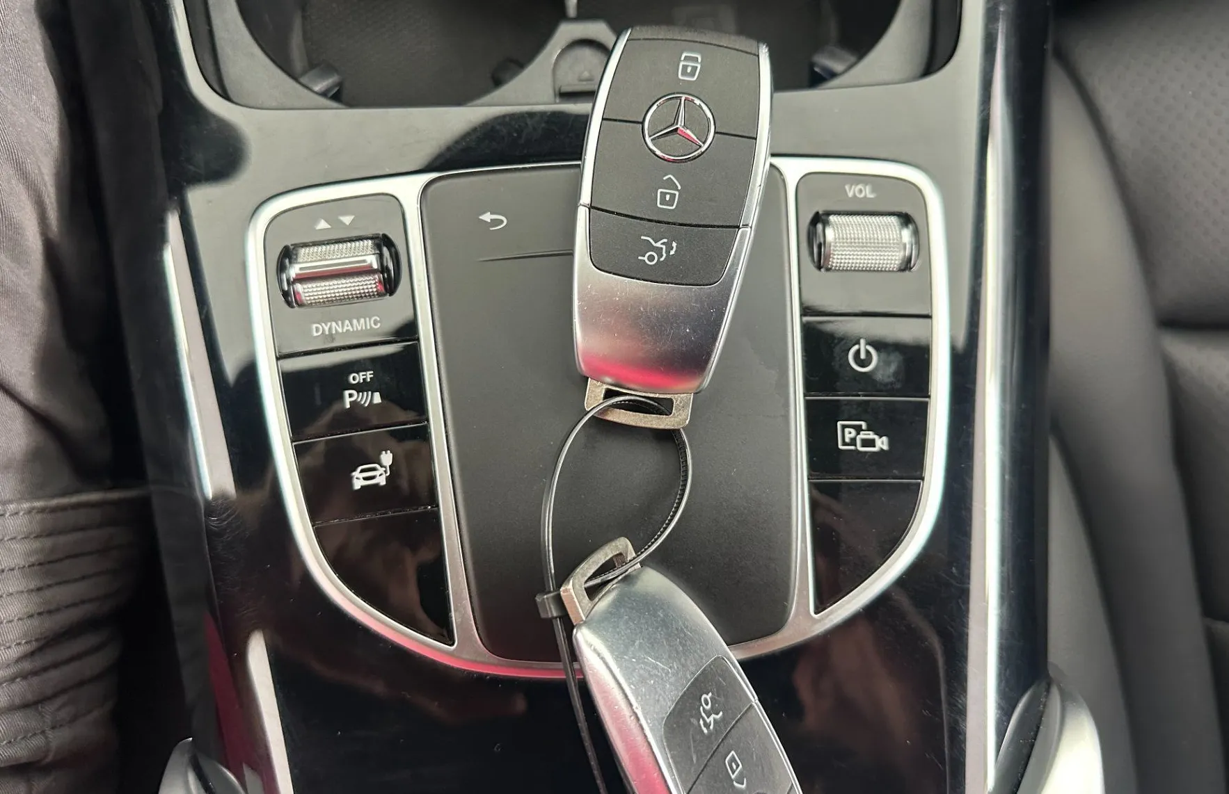 Zunanja slika - Mercedes-Benz EQC - 400 4MATIC.NEMŠKI+4ALU.KAMERA.KLJUKA.LED.ACC.USNJE - 16