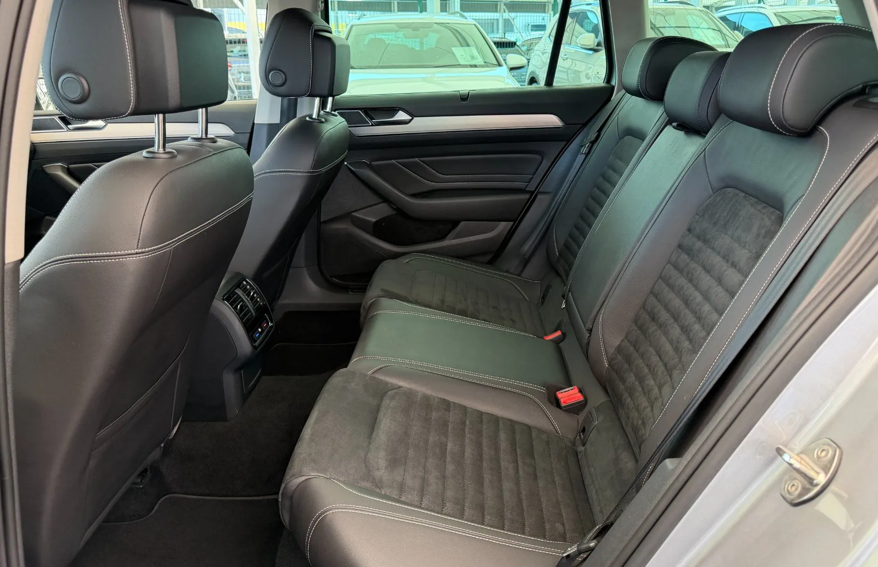 Zunanja slika - Volkswagen Passat - Variant R-Line EDT 2.0TDI DSG SLO 1.Lastnik MATRIX-VIRTUAL - 11