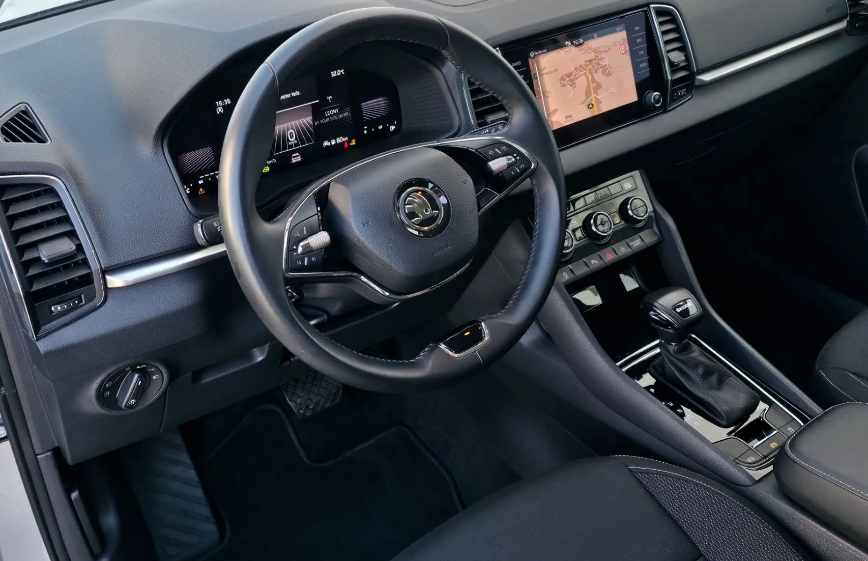 Zunanja slika - Škoda Karoq - 1.5TSI Selection DSG•ACC•KAMERA•LANE•KEYLESS•17C - 5