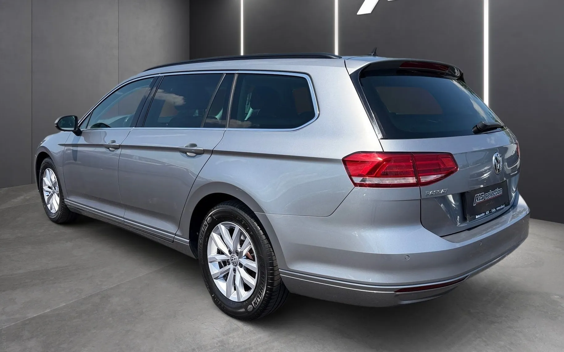 Zunanja slika - Volkswagen Passat Variant - 2.0 TDI BMT Connect DSG-SLO-ACC-PDC-Vzvr.kamera... - 4