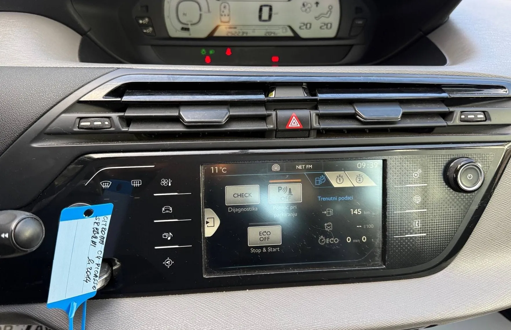 Zunanja slika - Citroën C4 - Picasso 1.6 e-HDi  NAVI PDC TEMPOMAT REDNO SERVISIRAN... - 16