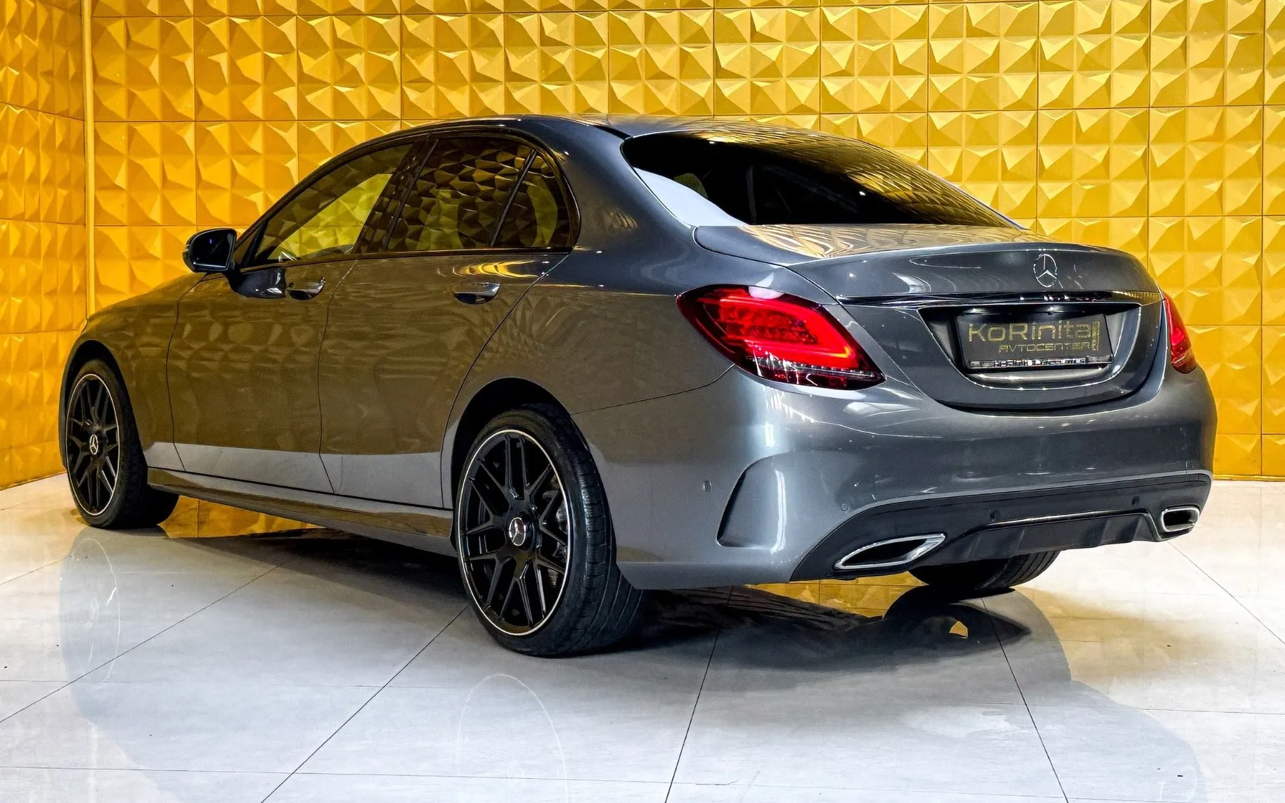 Notranja slika - Mercedes-Benz C-Razred - AMG C220d 4MATIC-VIRTUAL-360-MEMORY-AMBI - 7