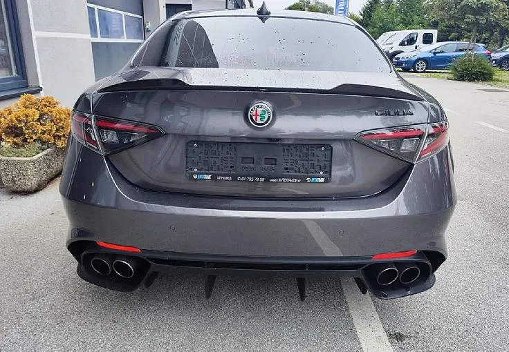 Zunanja slika - Alfa Romeo Giulia - 2.9 V6 Bi-Turbo 510 Quadrifoglio AT8 - 10