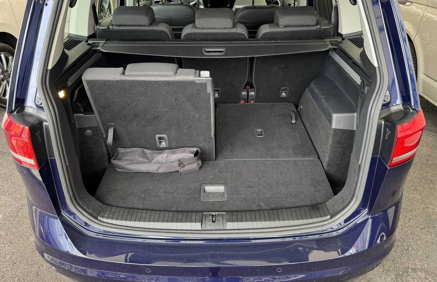 Zunanja slika - Volkswagen Touran - 1.5 TSI DSG Family 7 sedežev - 12