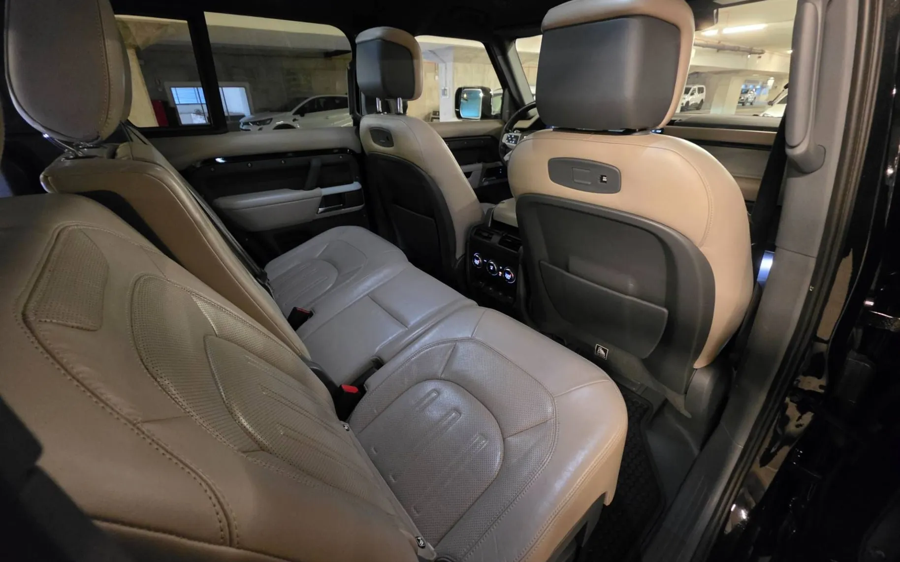 Notranja slika - Land Rover Defender - 90 3.0 D300 MHEV X-Dynamic SE Avt. MAX-OPREMA - 11
