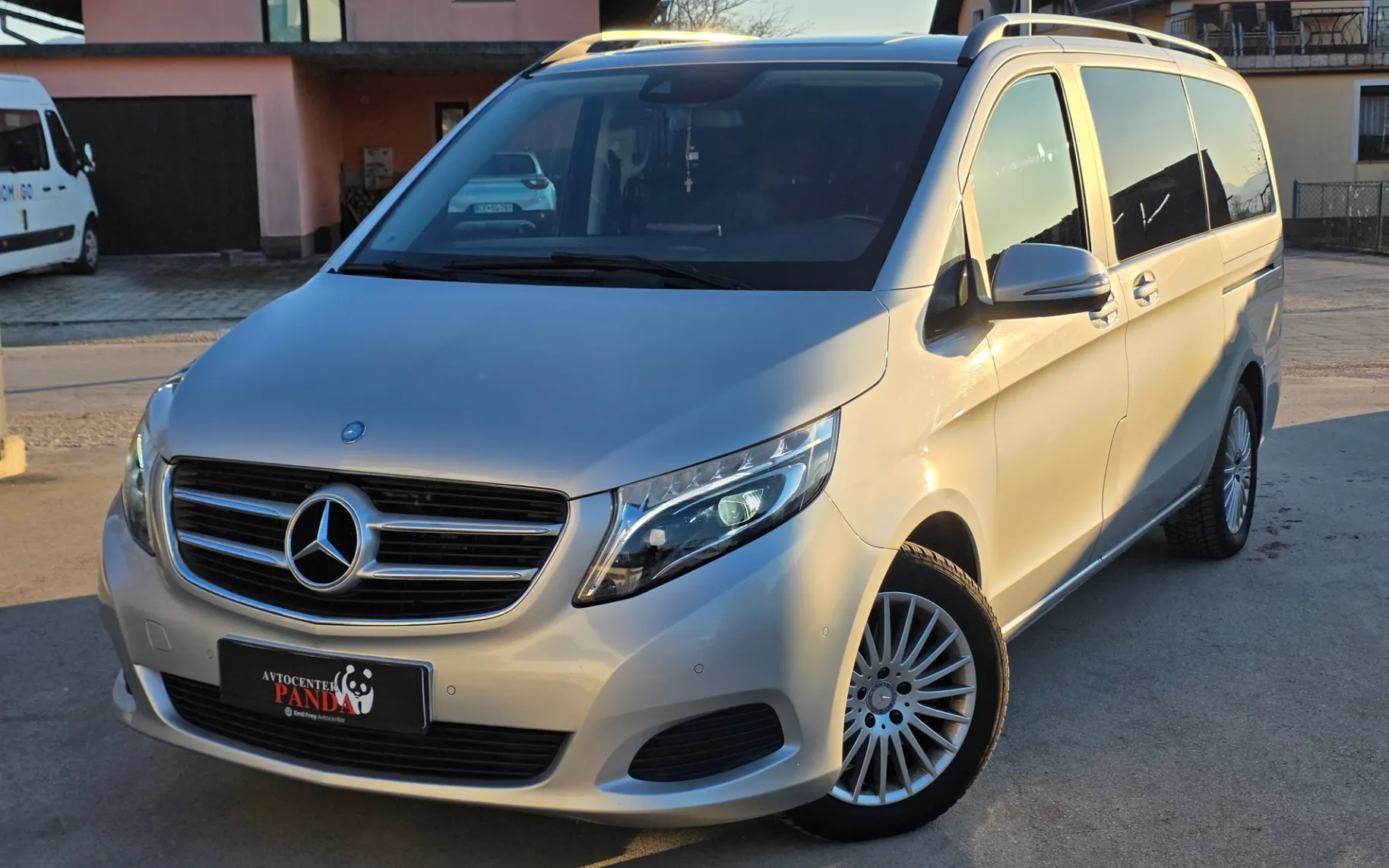 Zunanja slika - Mercedes-Benz V-Razred - Vito V 220 d 4MATIC dolgi Avt. - 1
